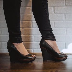 Aldo 5” wedges - black and brown - peep toe
